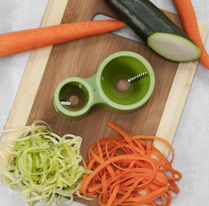 Spiralni rezač povrća namenjen je oblikovanju Julienne trakica.