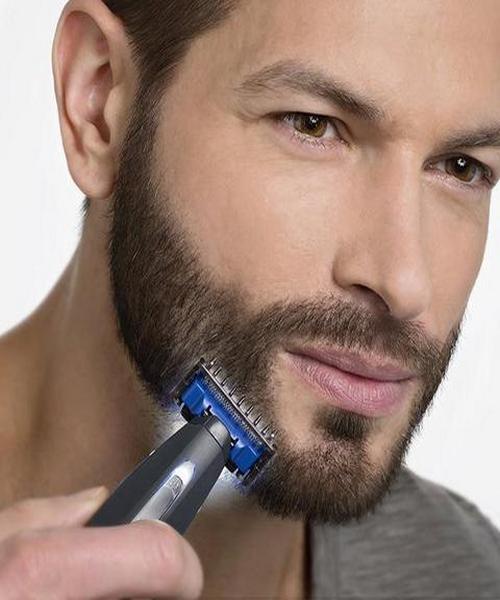 MicroTouch Solo trimer sa sečivom od nerđajućeg čelika.